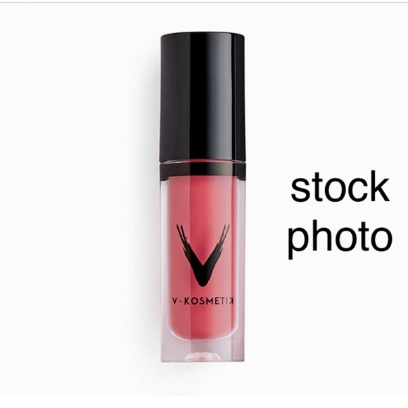V KOSMETIK | Liquid Lipstick in Bubbly - Picture 2 of 4